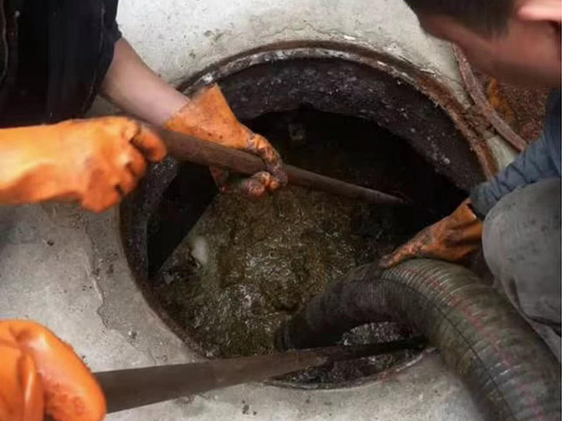 新乐清理化粪池时如何避免沼气的危害?